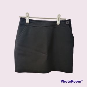 DKNY black wool mini. size 8-Petite